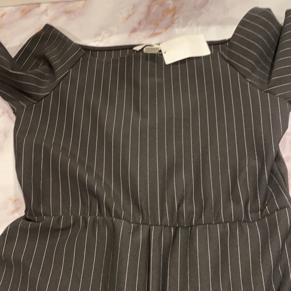 H&M pinestrip off shoulder jumpsuit. SZ M NWT - Picture 5 of 5